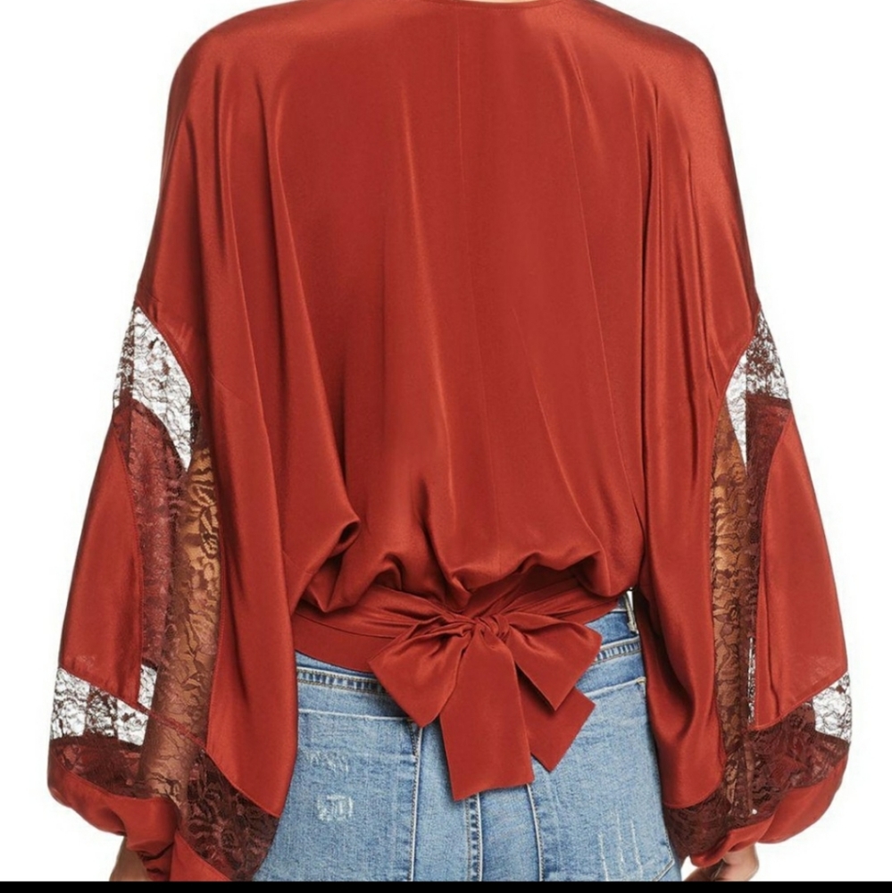 Elizabeth and James 100% silk wrap shirt with lace - Picture 9 of 12
